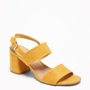 💛 Old Navy block-heel sandal in Mustard